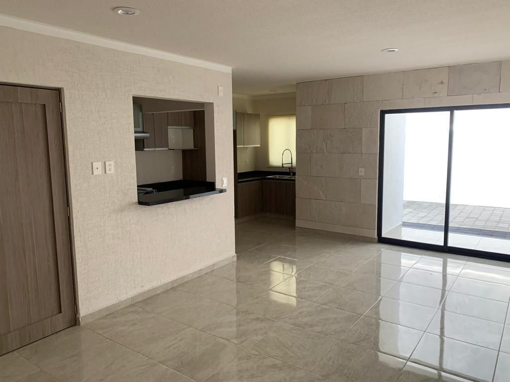 amplia-casa-en-condominio-con-amenidades11-23752