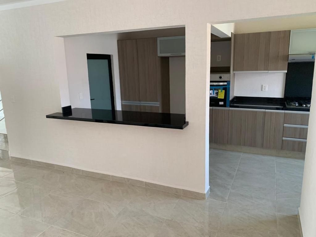 amplia-casa-en-condominio-con-amenidades14-23752