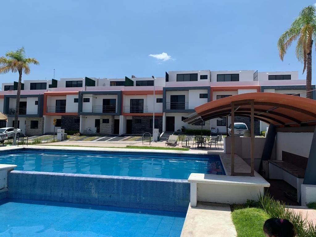 amplia-casa-en-condominio-con-amenidades19-23752