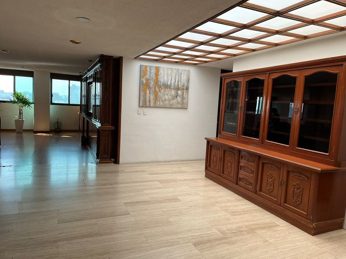 Amplio Penthouse en col del Valle