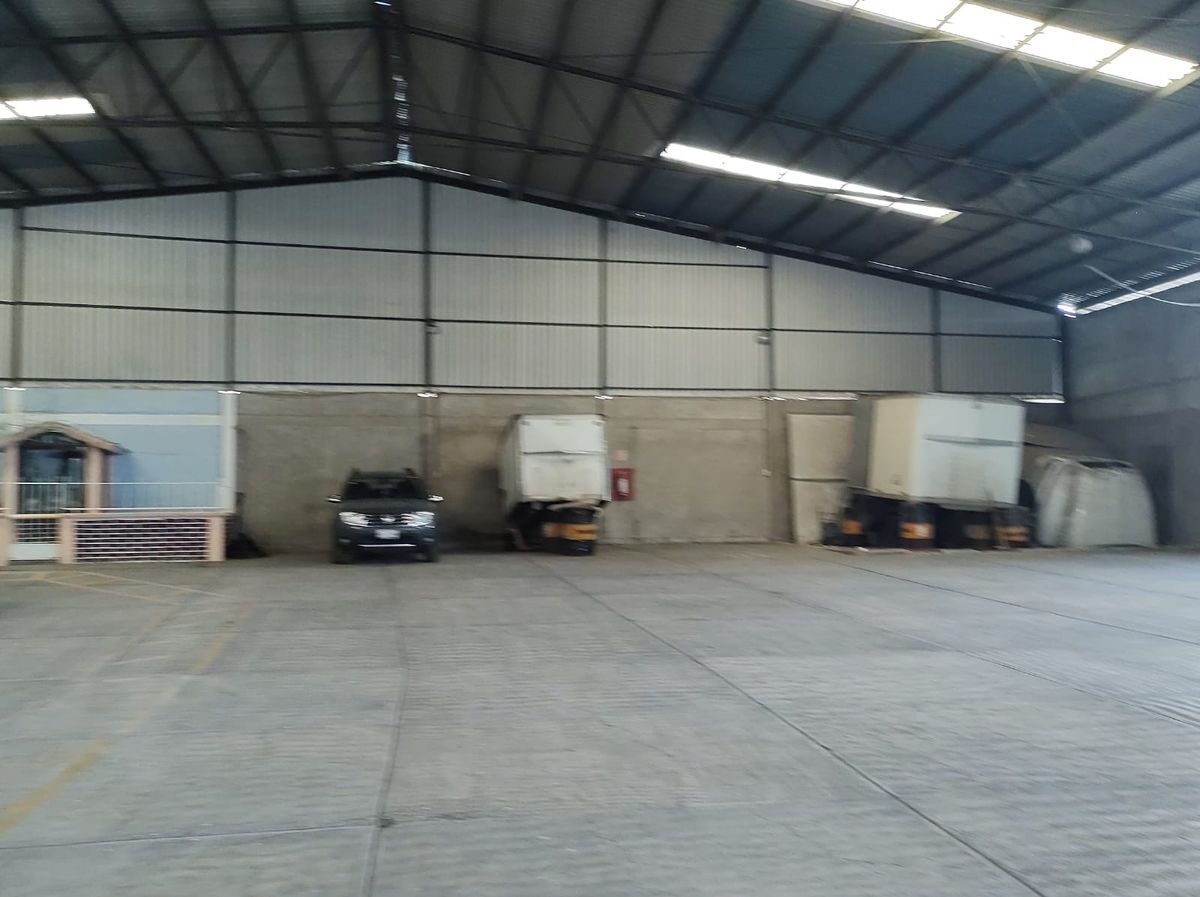 BODEGA   EN RENTA CON BUENA UBICACION EN TULTEPEC