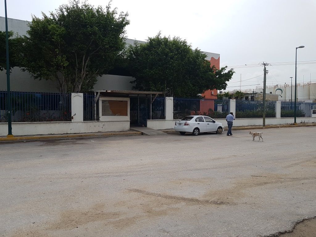 BODEGA + OFICINAS EN RENTA, ZONA INDUSTRIAL. CARMEN, CAMPECHE.