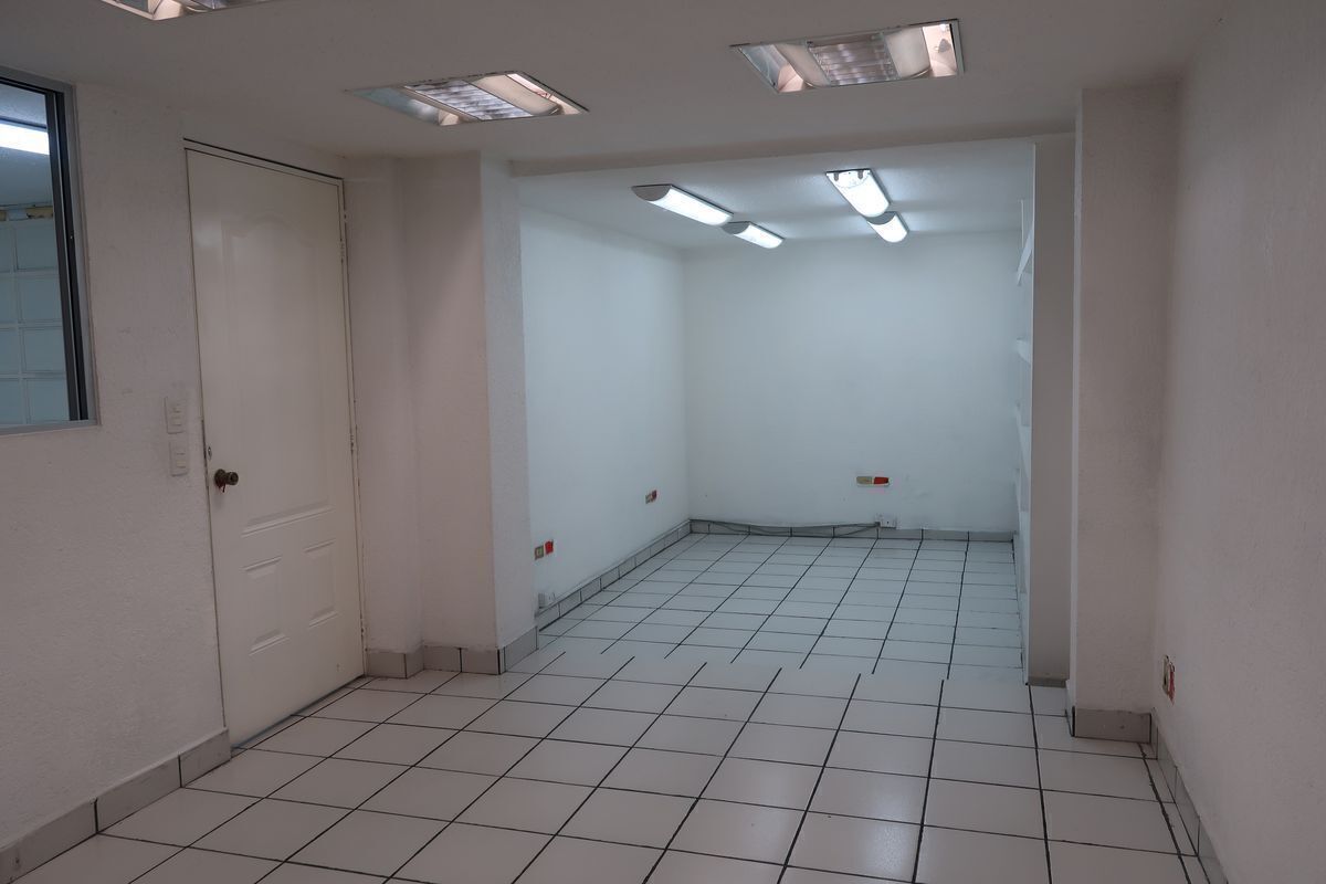 BODEGA, ALMACEN, CENTRO DE DISTRIBUCION, LOCAL EN PB EN VENTA EN LA  OBRERA