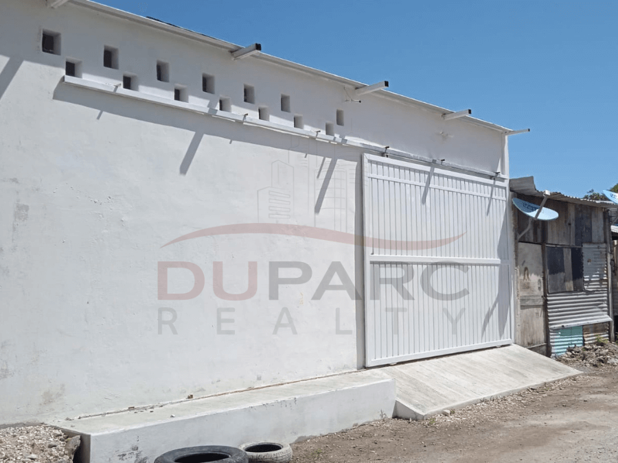 Bodega con Oficina en Renta  en la Col. EL Potrero, Ciudad del Carmen, Camp.