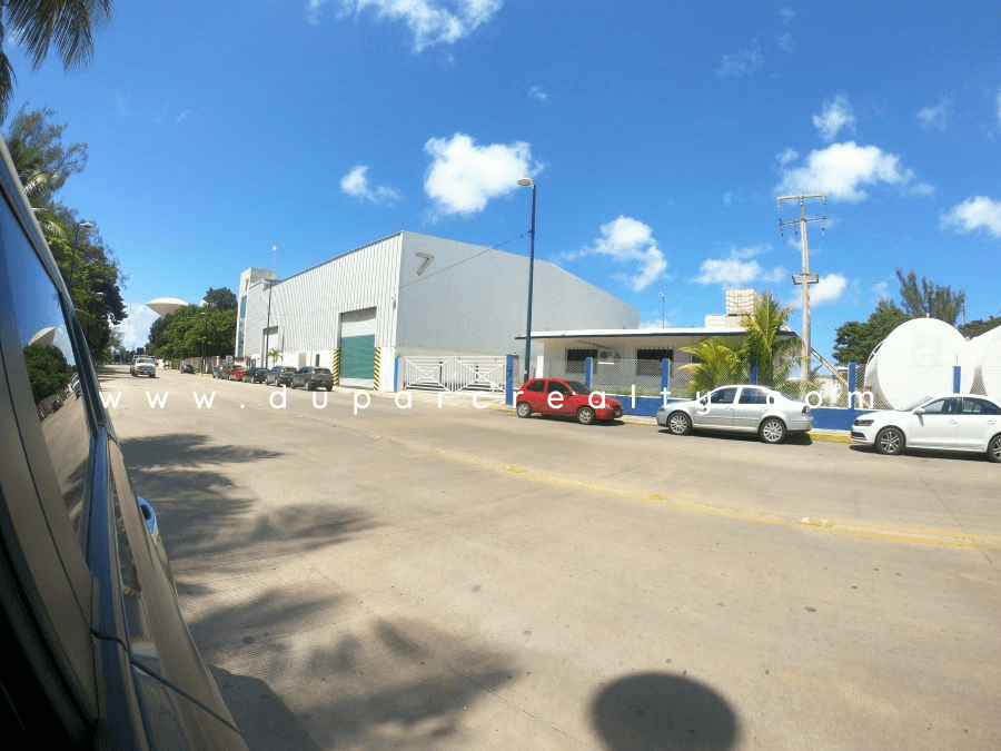 Bodega con Oficina en Renta dentro  del Puerto Ind. Laguna Azul, Carmen Campeche