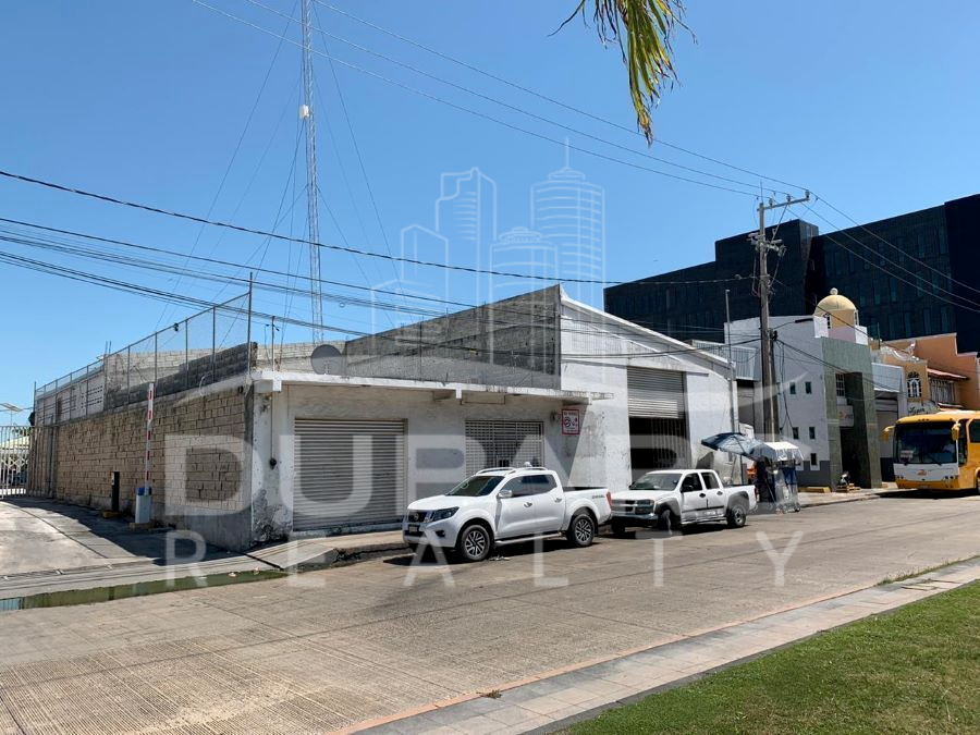 Bodega con Oficinas en Renta en Col. La Puntilla, Ciudad del Carmen