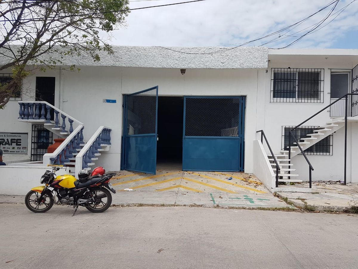 BODEGA EN RENTA, CON OFICINAS. CARMEN, CAMPECHE.