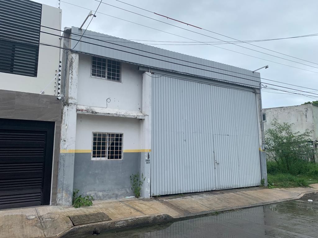 BODEGA EN RENTA, USO INDUSTRIAL, CERCA DEL PUERTO PESQUERO: