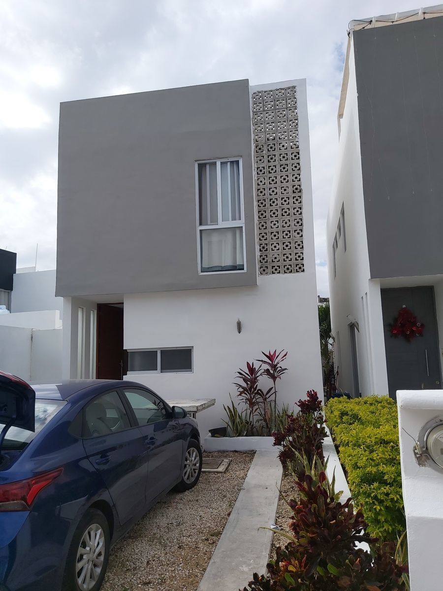 BONITA CASA TIPO TOWN HOUSE EN VENTA CON PISCINA EN PRIVADA