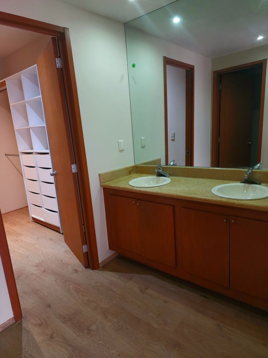 bonito-departamento-muy-iluminado-con-excelentes-ubicacin-en-interlomas17-12277