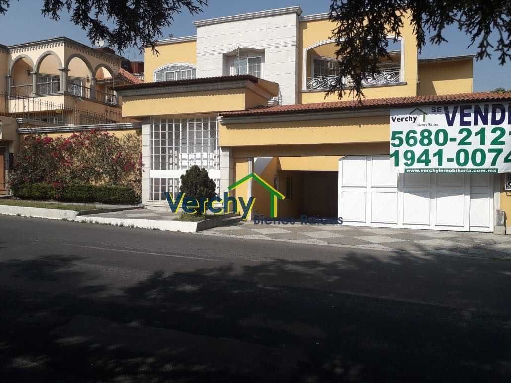 Bosque de las Lomas, Preciosa Casa en Venta a Estrenar con Loft Independiente