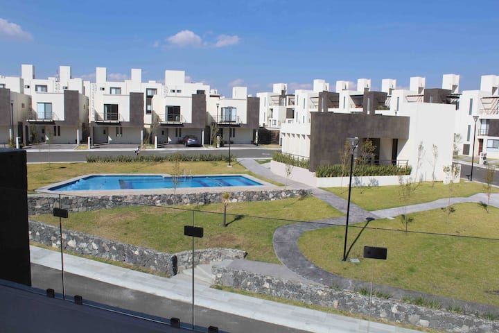 casa--amueblada-en-renta--en-residencial-mirador--el-marques37-15480