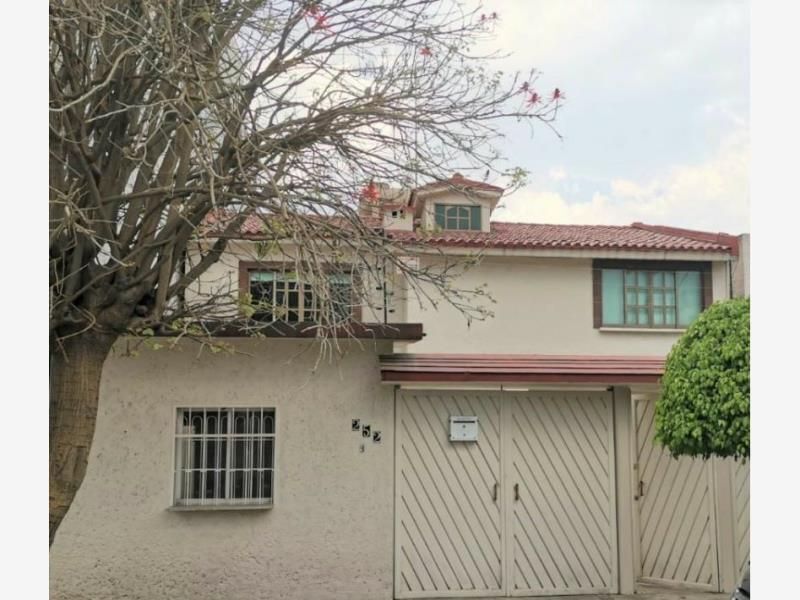 CASA  EN  VENTA PASEOS DE TAXQUEÑA