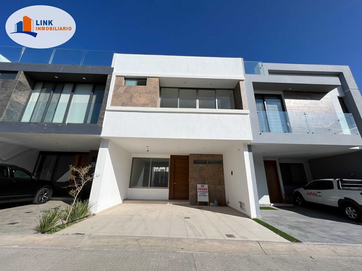 Casa  en Pre-Venta , coto Boreales II, zona Valdepeñas, Zapopan.