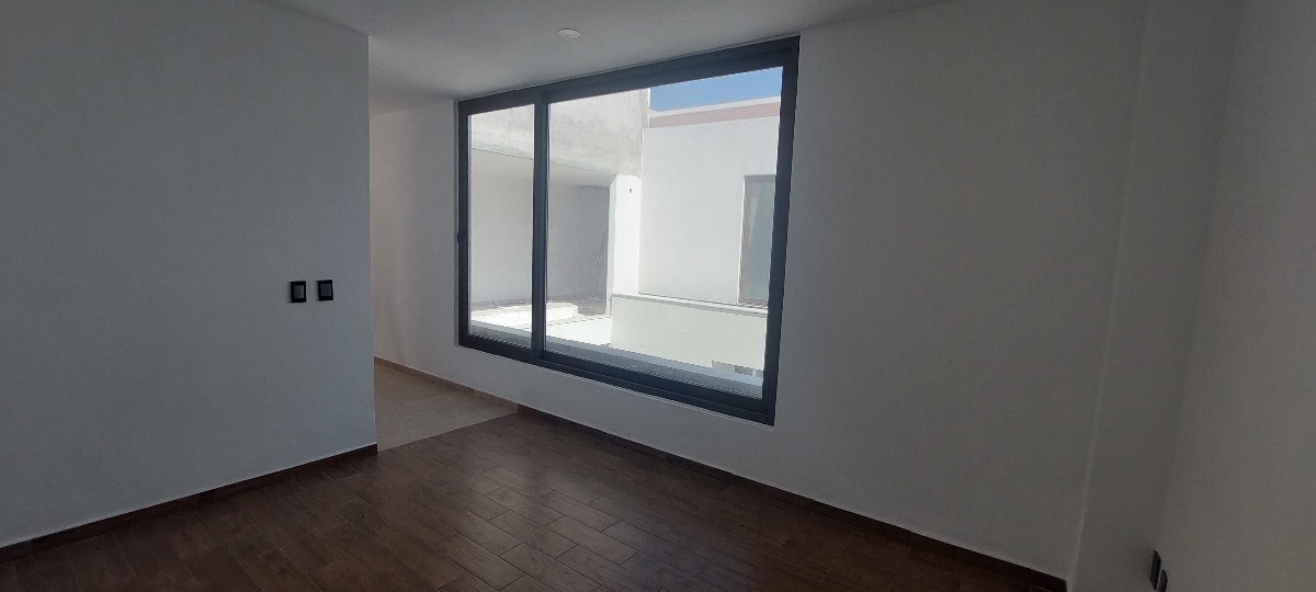 casa--venta-y-renta-en-bosque-real-de-530mtsc-y-410mtst-da-al-campo-de-3-rec11-21039