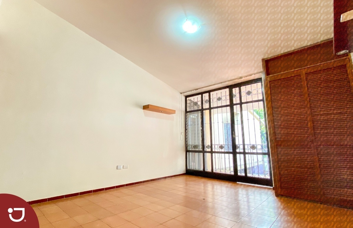 casa-a-la-venta-sobre-av-ruiz-cortines-ideal-para-uso-comercial13-14289