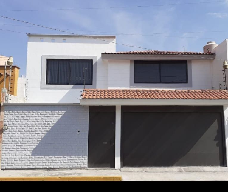 CASA AMPLIA EN VENTA CERCA AL PERIFERICO