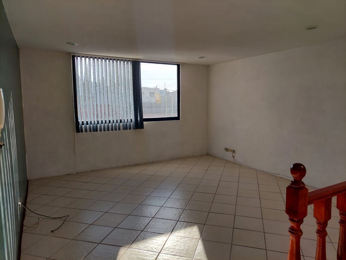 casa-amplia-en-venta-cerca-al-periferico23-24923