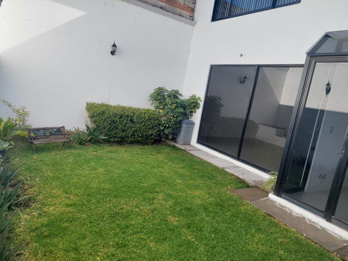 casa-amplia-en-venta-cerca-al-periferico28-24923