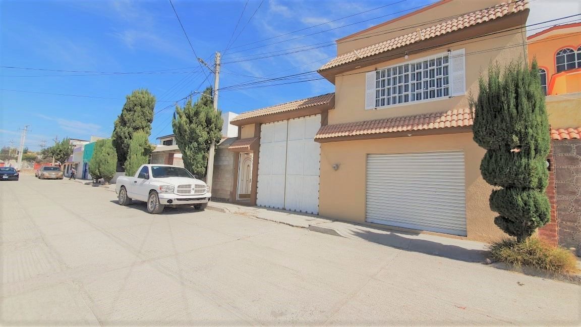 CASA AMUEBLADA EN RENTA EN SAHAGÚN HIDALGO, ROJO GÓMEZ