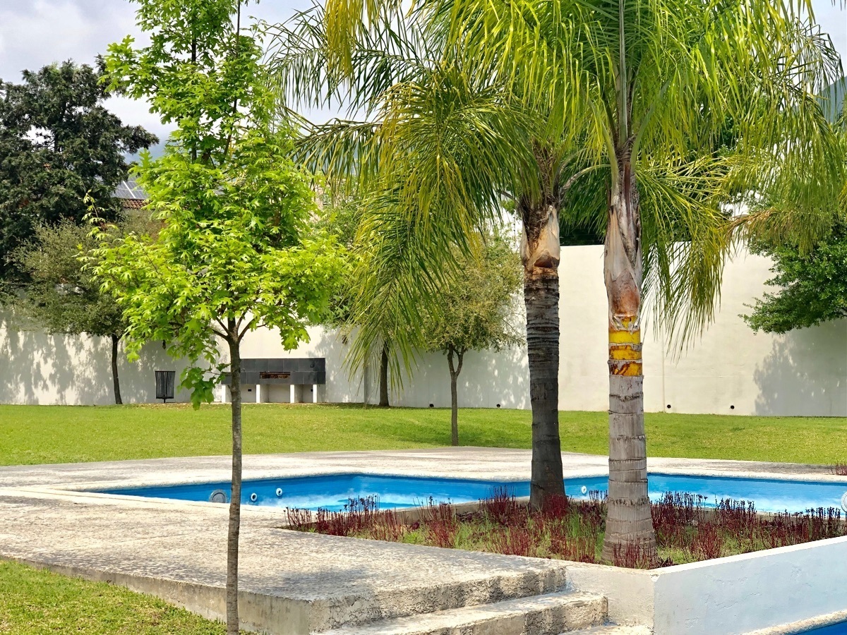 casa-carretera-nacional-privada-de-4-recmaras-1-en-planta-baja-jardn-amplio25-13301