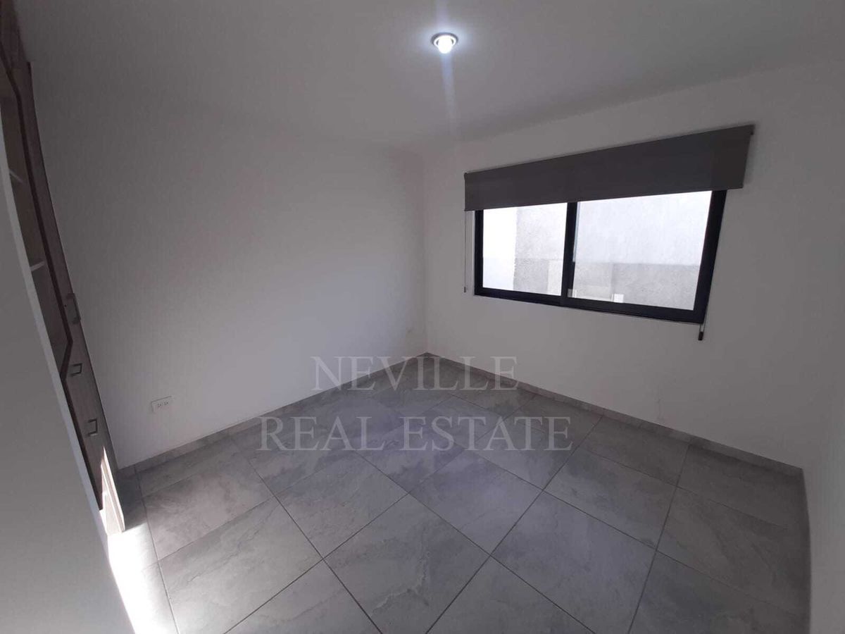 casa-con-4-rec-una-en-planta-baja-y-sala-de-doble-altura-cond-ail-zibat11-26023