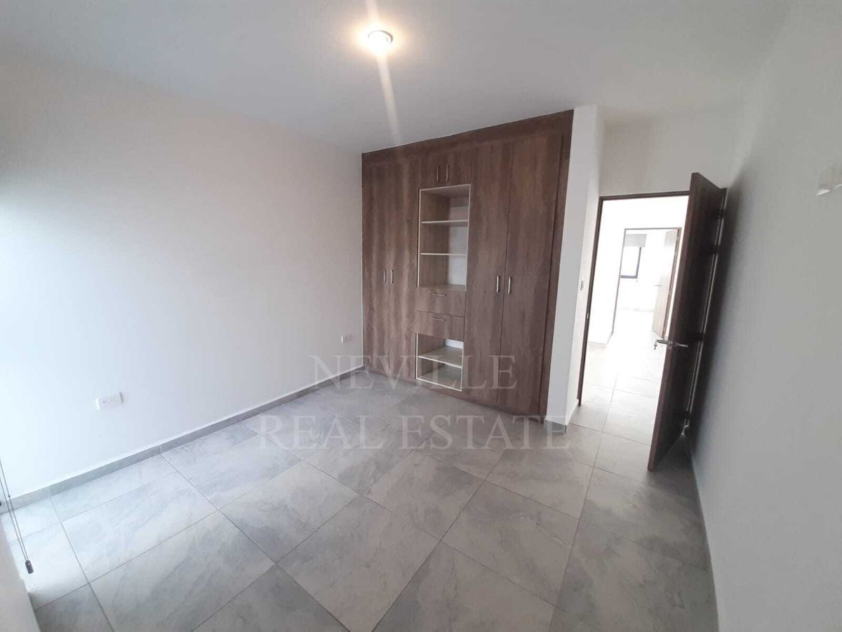 casa-con-4-rec-una-en-planta-baja-y-sala-de-doble-altura-cond-ail-zibat13-26023