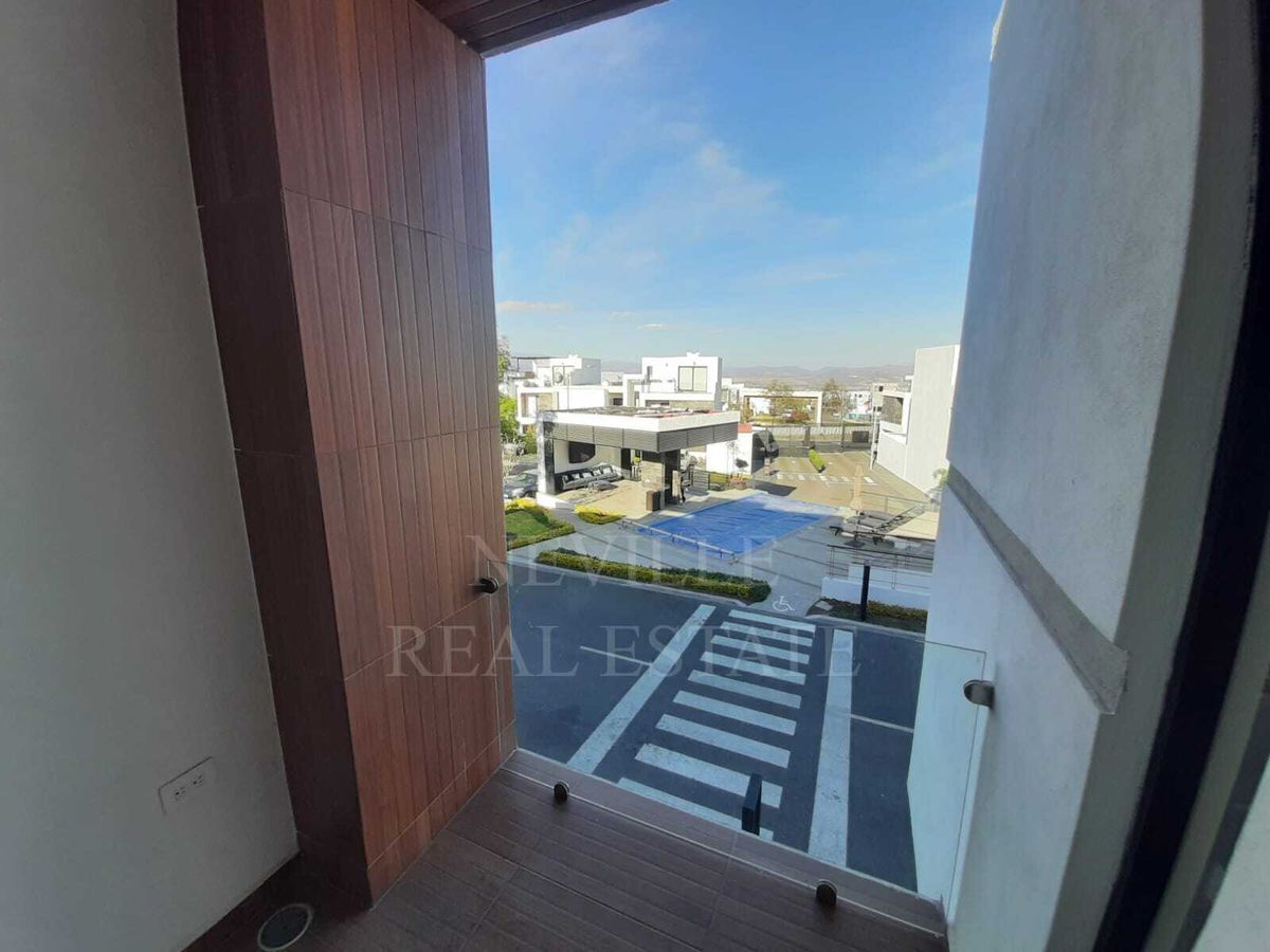 casa-con-4-rec-una-en-planta-baja-y-sala-de-doble-altura-cond-ail-zibat14-26023