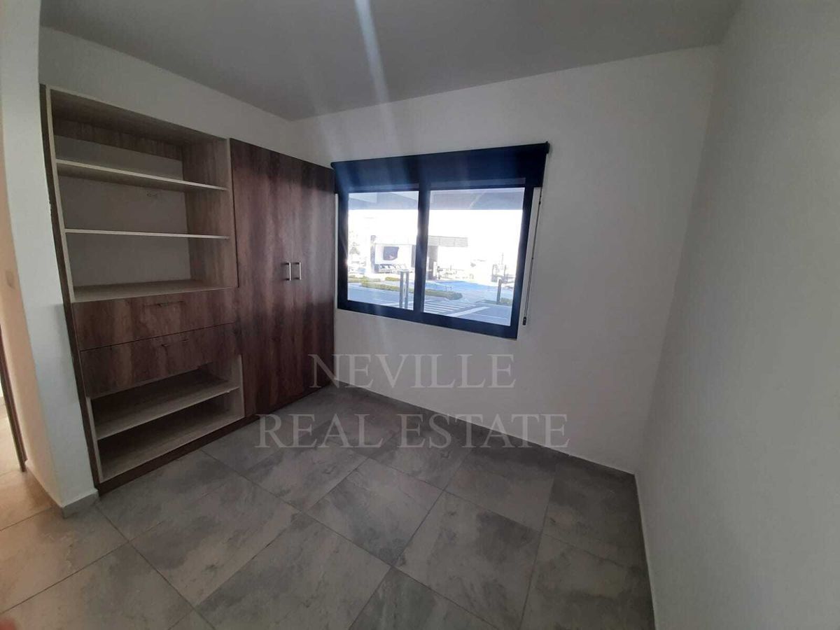 casa-con-4-rec-una-en-planta-baja-y-sala-de-doble-altura-cond-ail-zibat15-26023