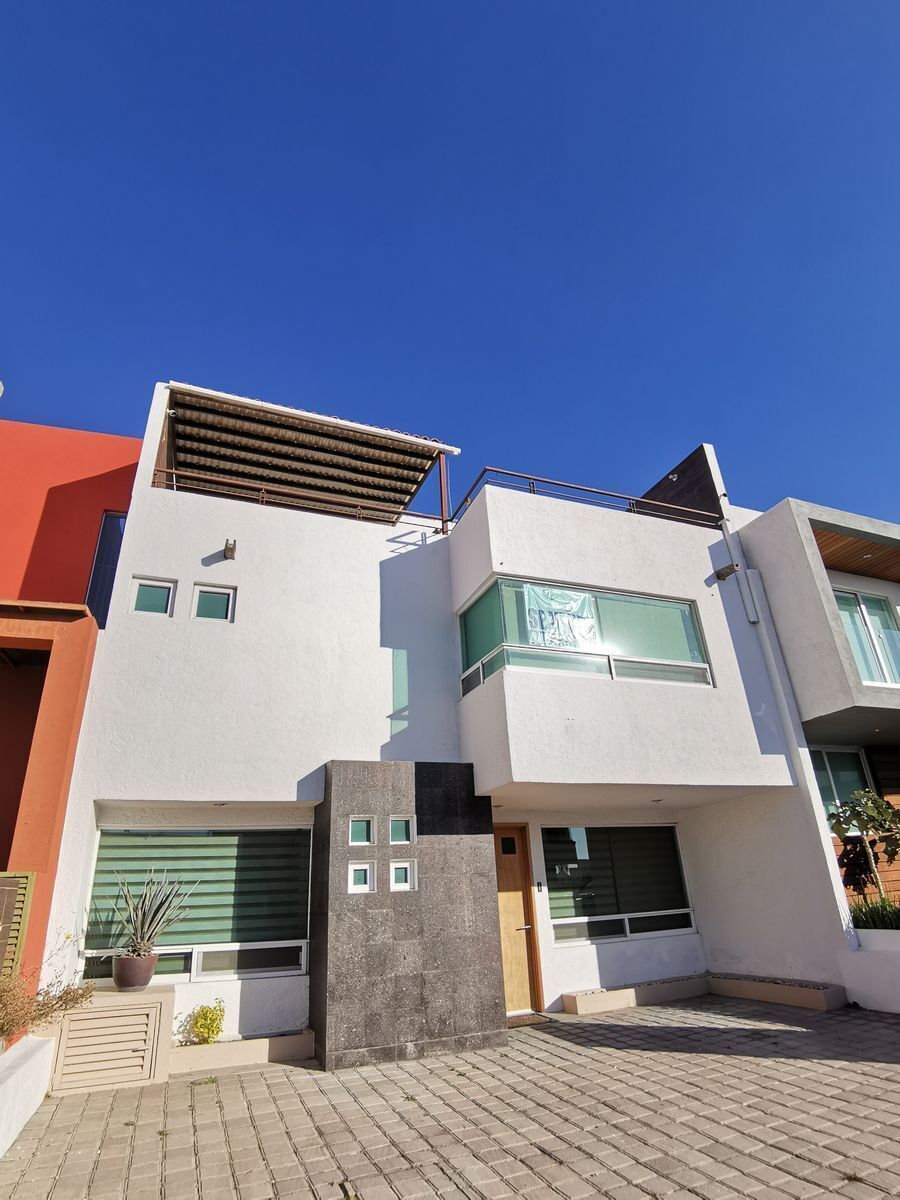 casa-con-5-recmaras-en-venta-el-refugio1-30577