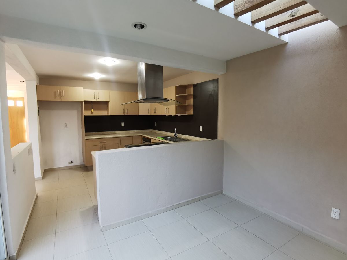 casa-con-5-recmaras-en-venta-el-refugio2-30577