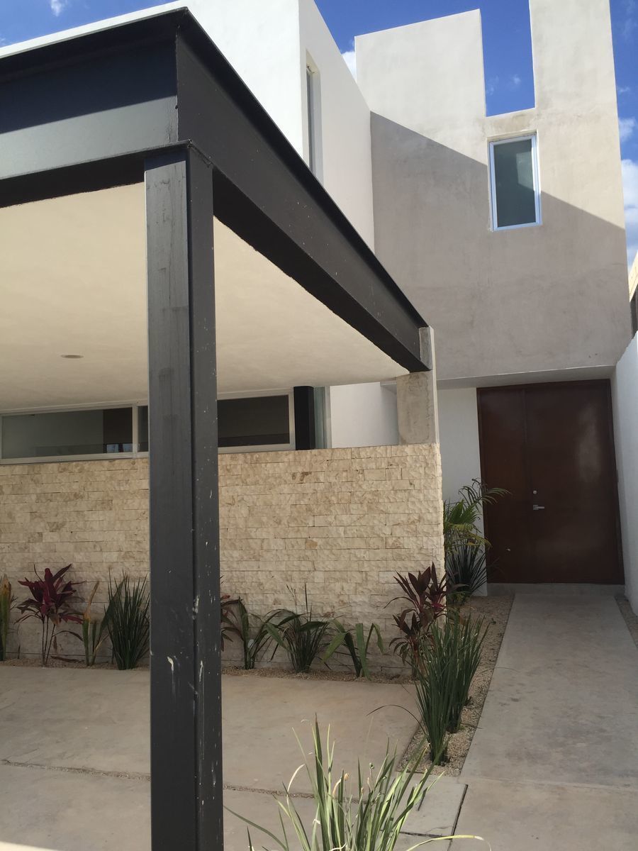 casa-con-alberca-en-venta-dentro-de-privada-xcanatn-zona-norte-merida2-34686