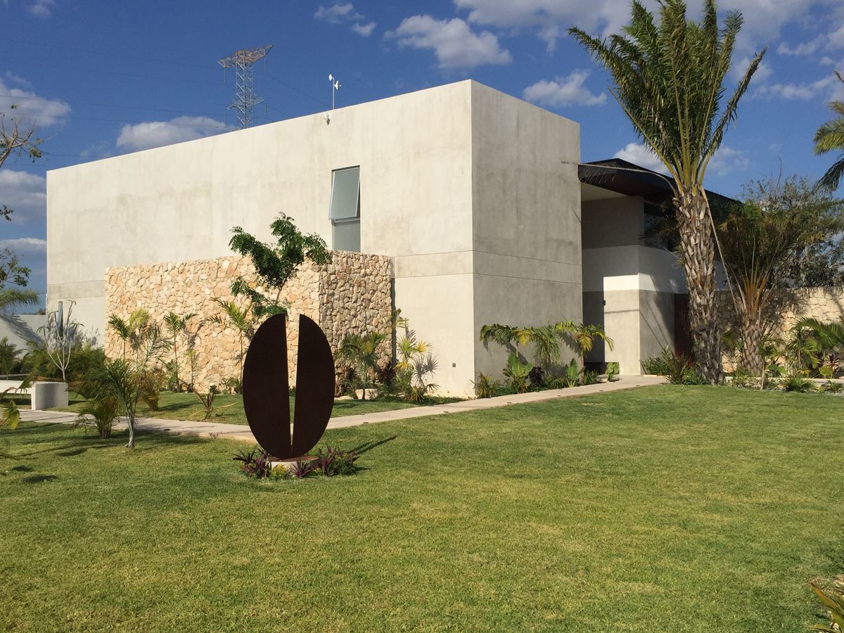 casa-con-alberca-en-venta-dentro-de-privada-xcanatn-zona-norte-merida20-34686