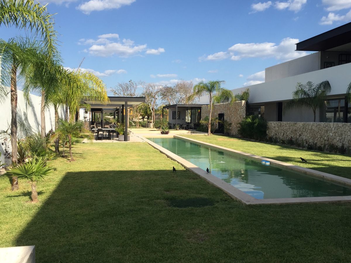 casa-con-alberca-en-venta-dentro-de-privada-xcanatn-zona-norte-merida22-34686