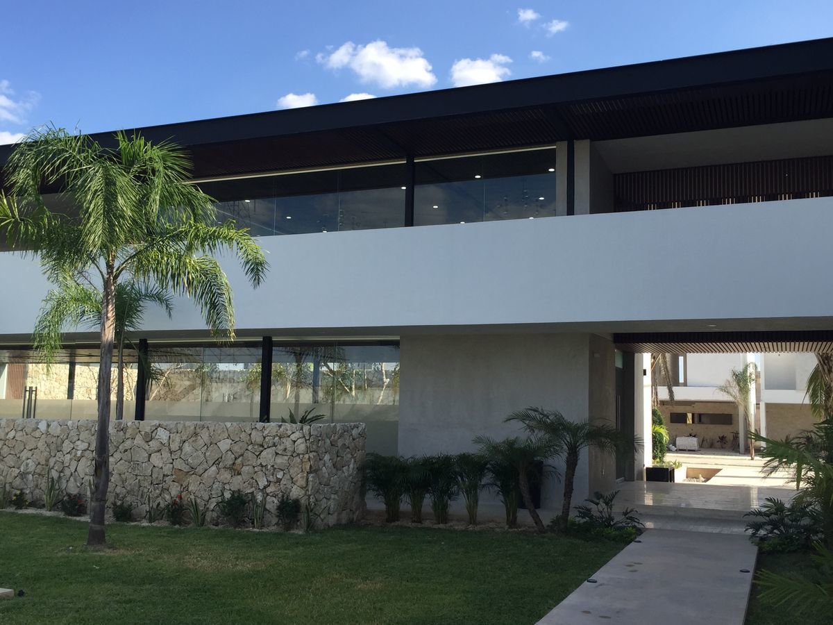 casa-con-alberca-en-venta-dentro-de-privada-xcanatn-zona-norte-merida23-34686