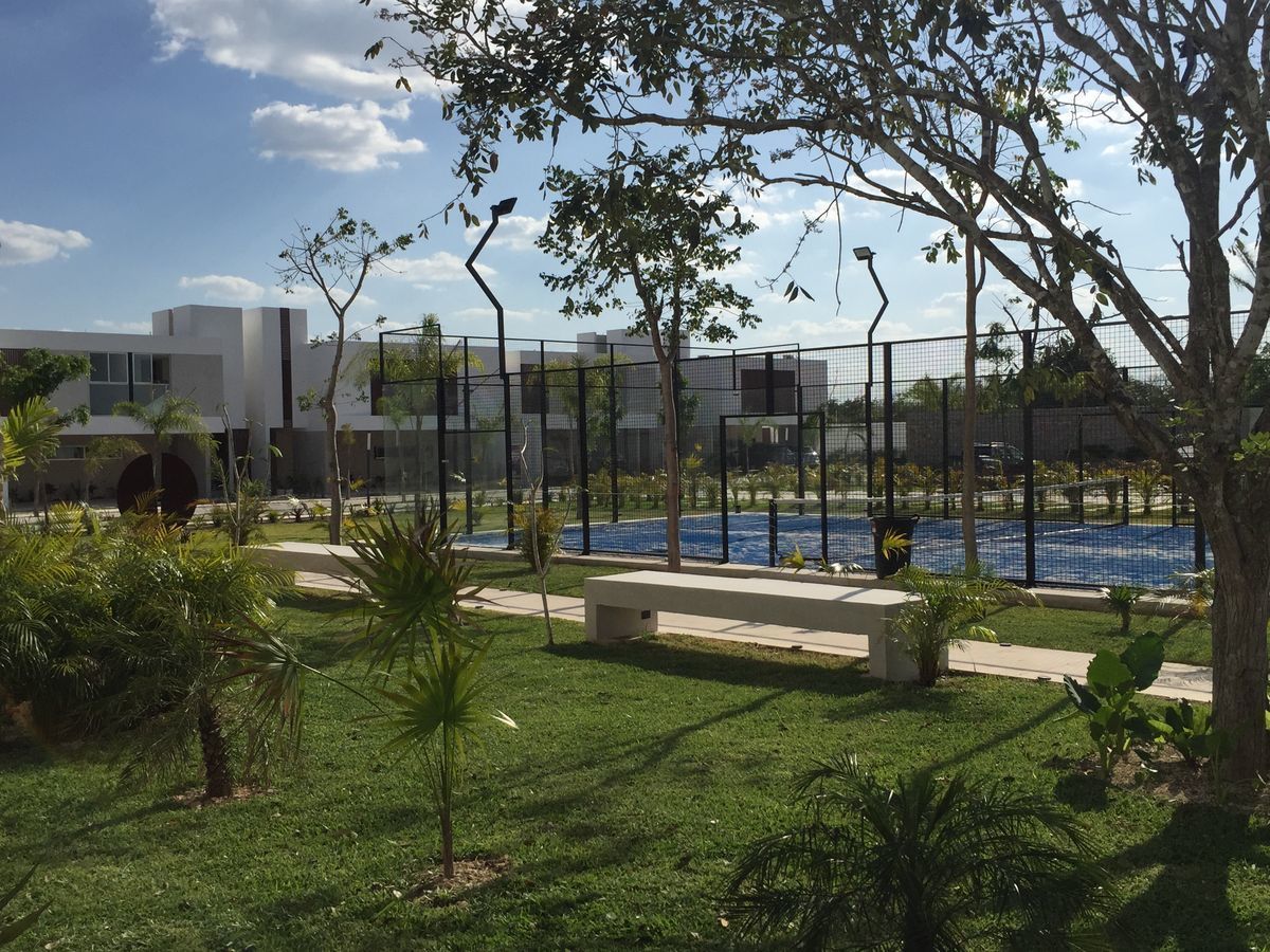 casa-con-alberca-en-venta-dentro-de-privada-xcanatn-zona-norte-merida24-34686