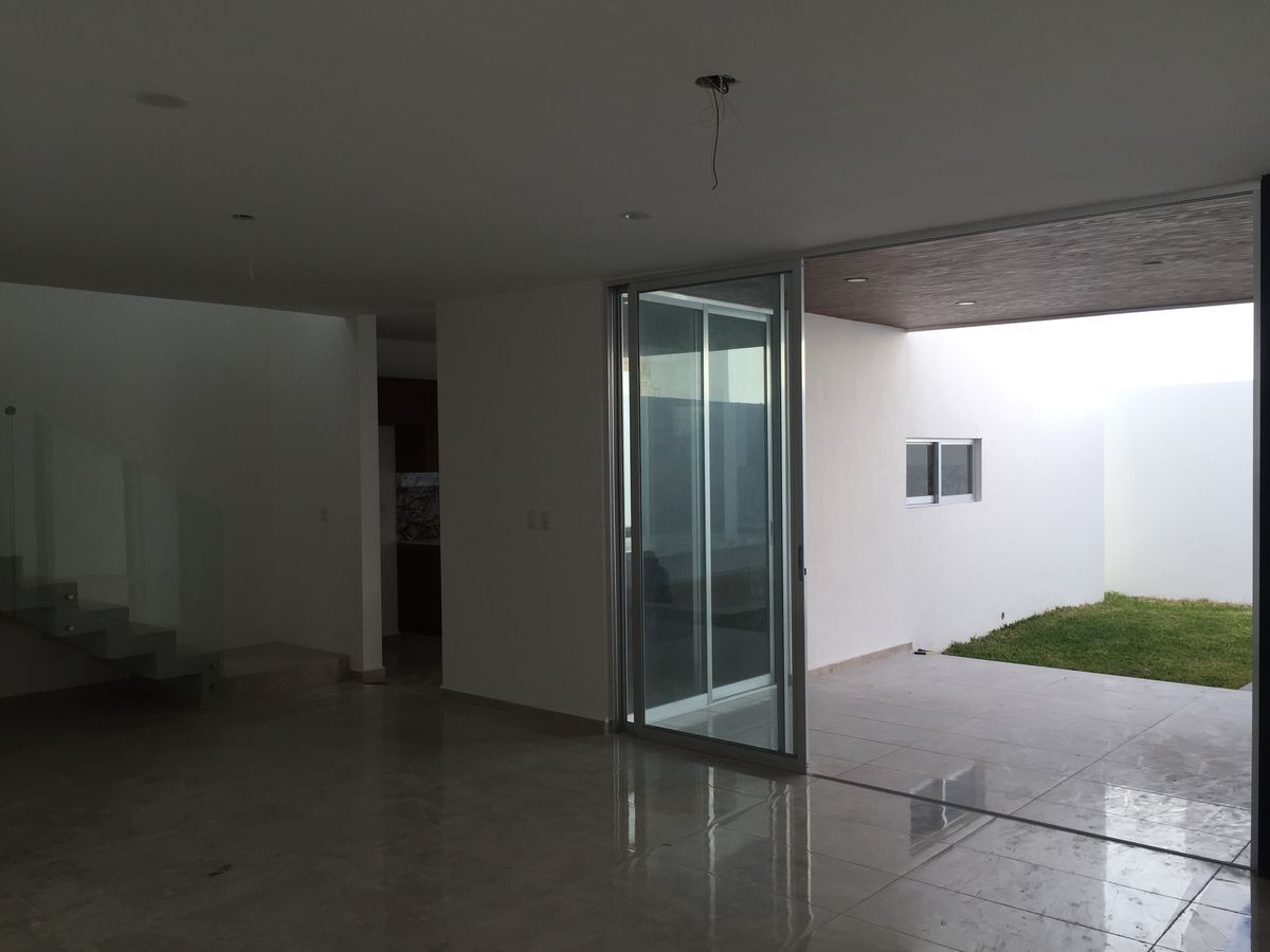 casa-con-alberca-en-venta-dentro-de-privada-xcanatn-zona-norte-merida4-34686