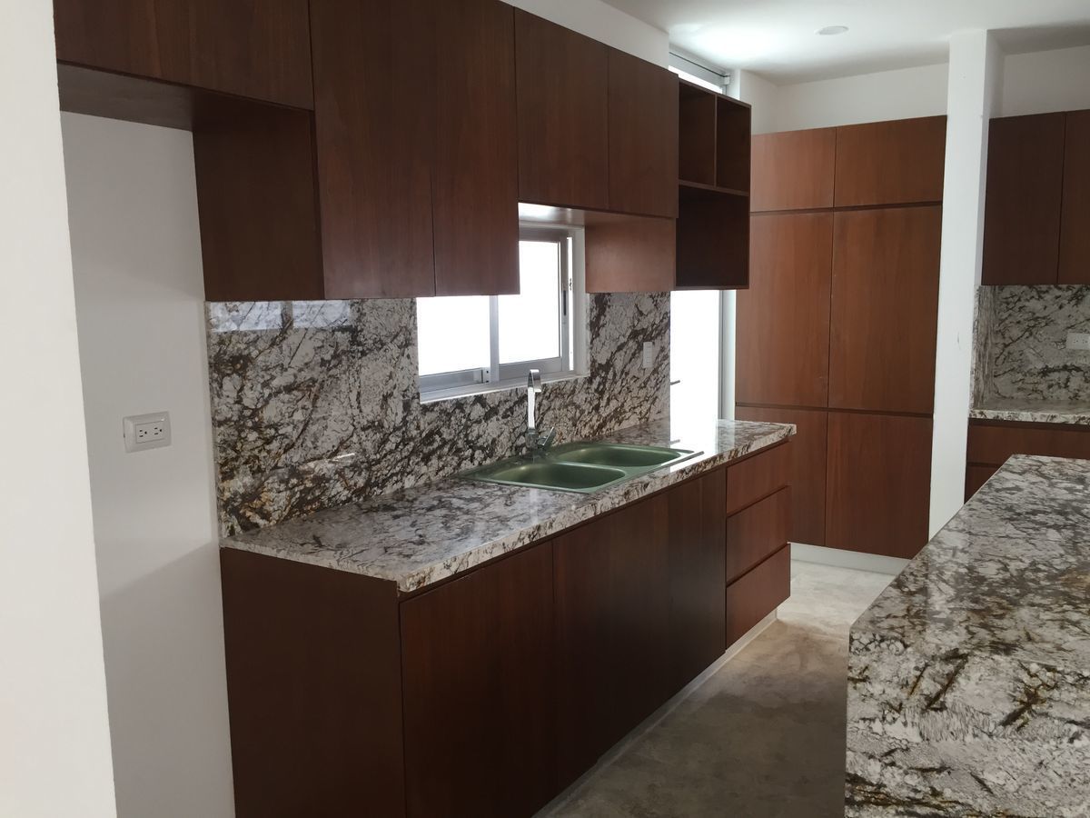 casa-con-alberca-en-venta-dentro-de-privada-xcanatn-zona-norte-merida7-34686