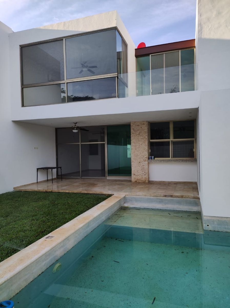 casa-con-alberca-en-venta-en-montebello-zona-norte-de-merida14-36082