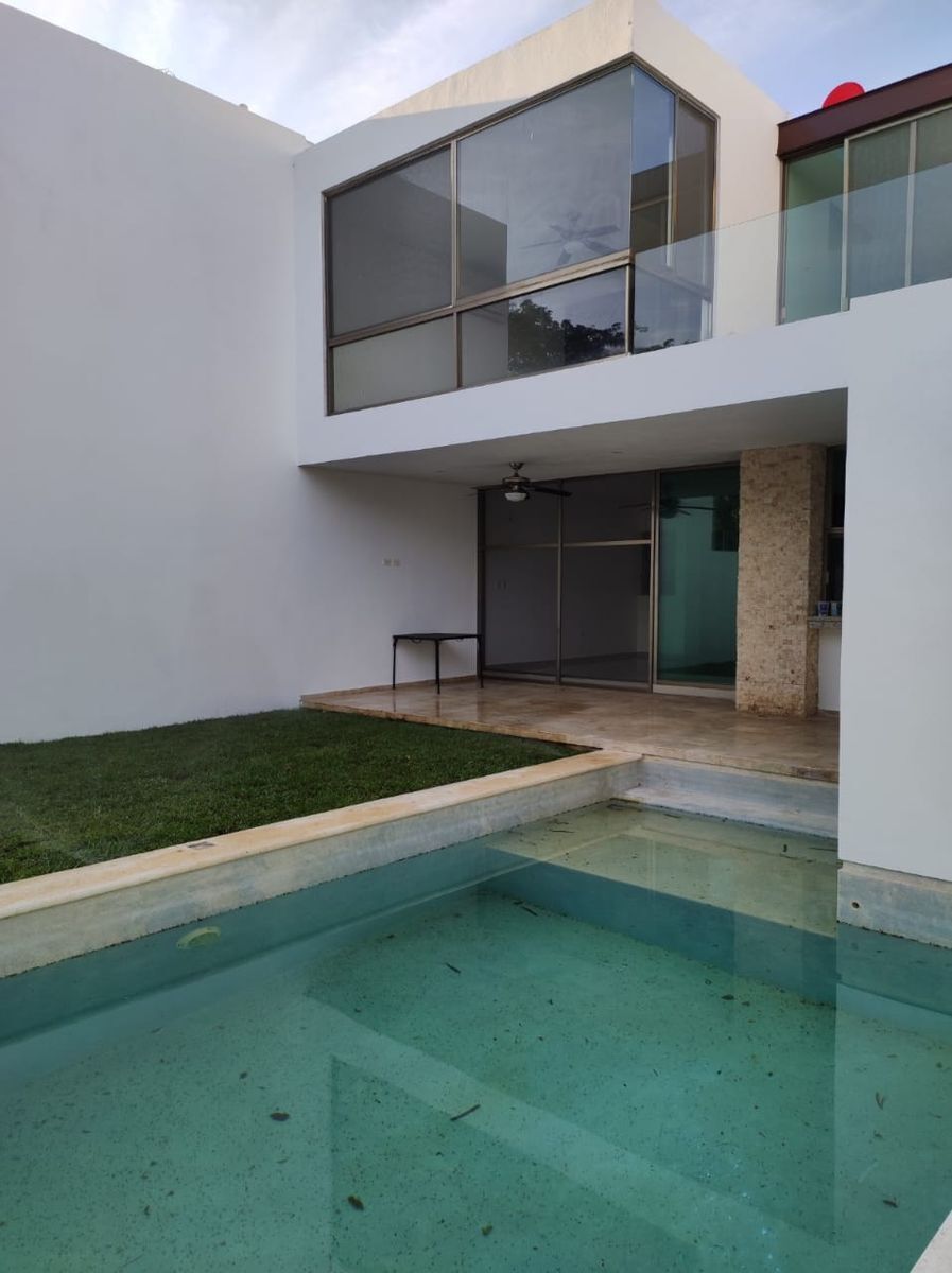 casa-con-alberca-en-venta-en-montebello-zona-norte-de-merida15-36082