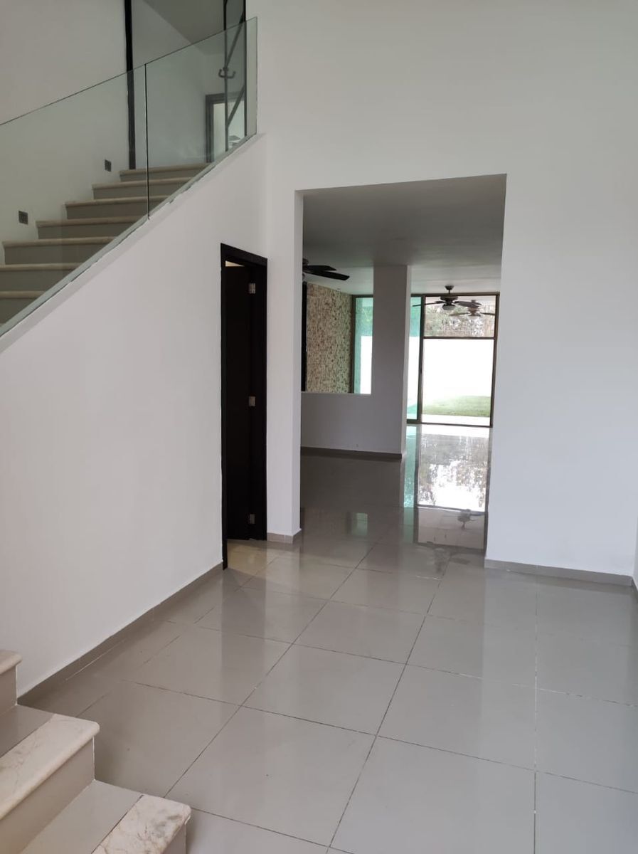 casa-con-alberca-en-venta-en-montebello-zona-norte-de-merida2-36082