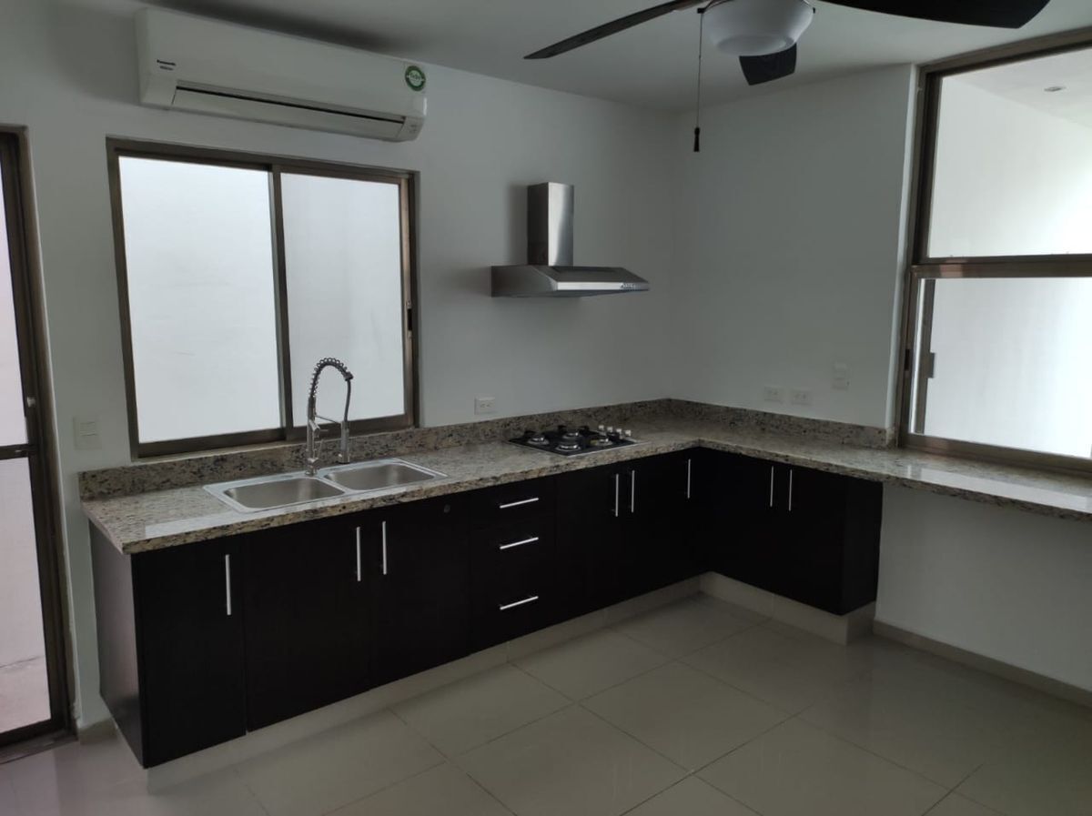 casa-con-alberca-en-venta-en-montebello-zona-norte-de-merida6-36082