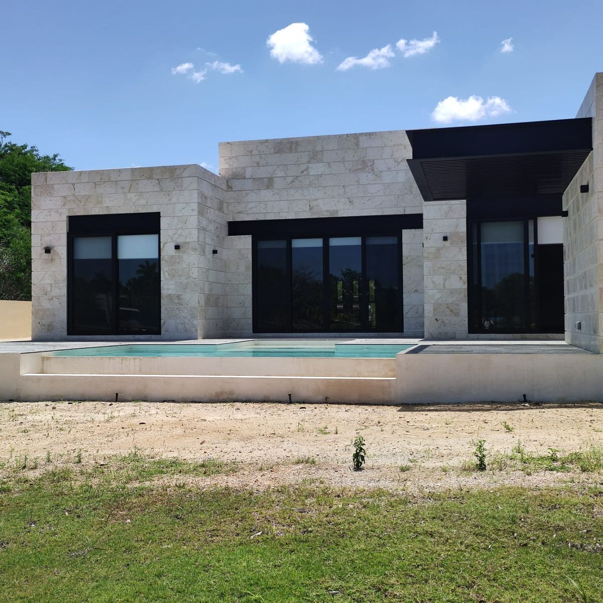 casa-con-alberca-una-sola-planta-en-renta-en-yucatan-country-club22-31597