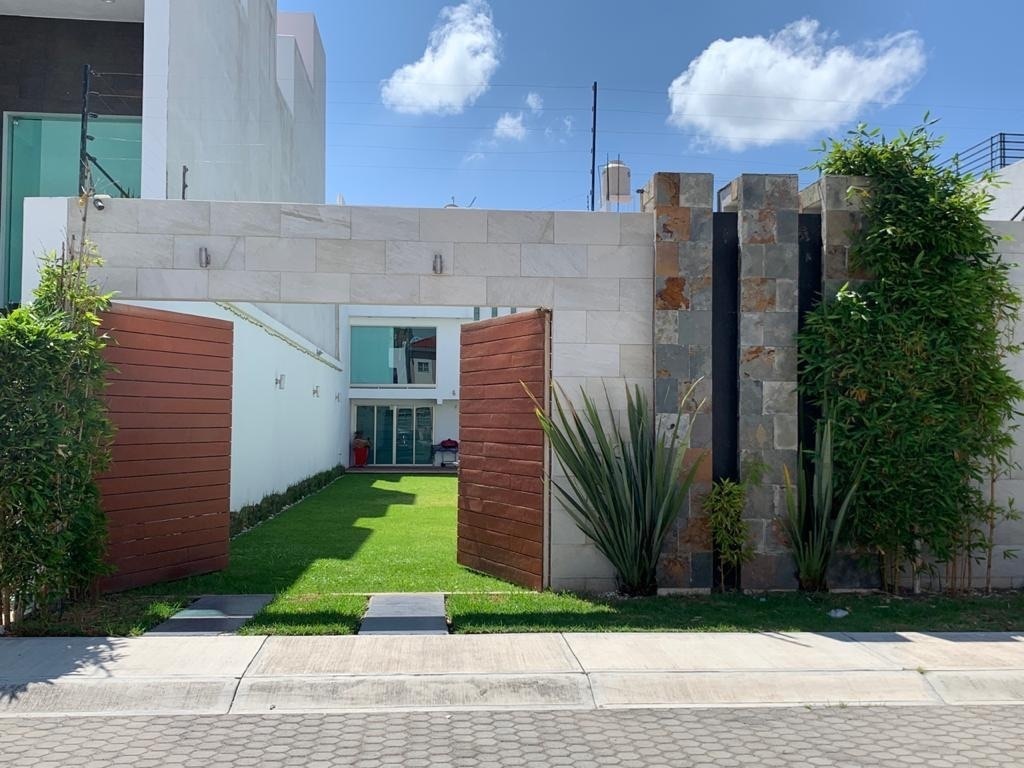 casa-con-amplio-jardn-en-zona-plateada21-11359