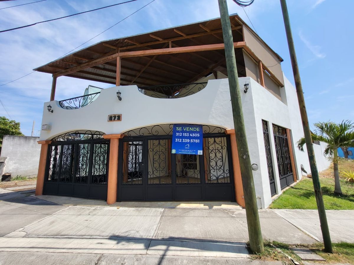 Casa con excelentes amenidades en Av. Tecoman 673