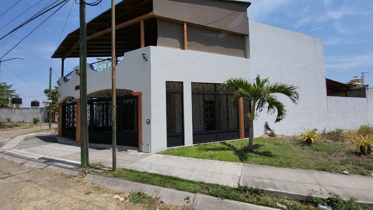 casa-con-excelentes-amenidades-en-av-tecoman-6732-30601