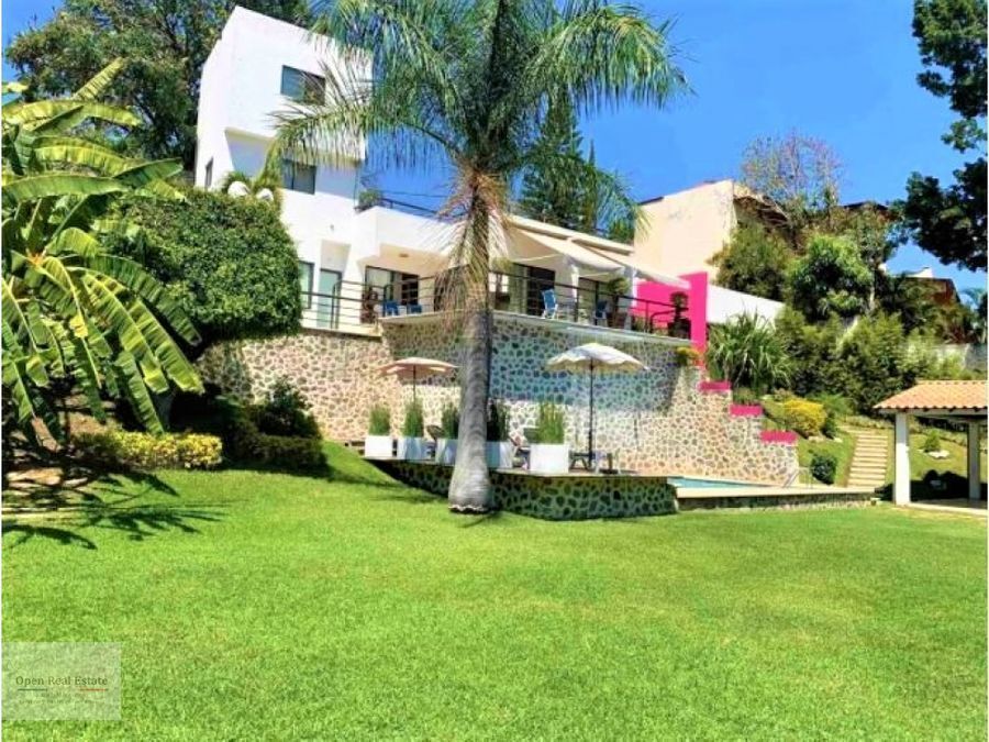 CASA CON GRAN TERRENO AL SUR DE CUERNAVACA