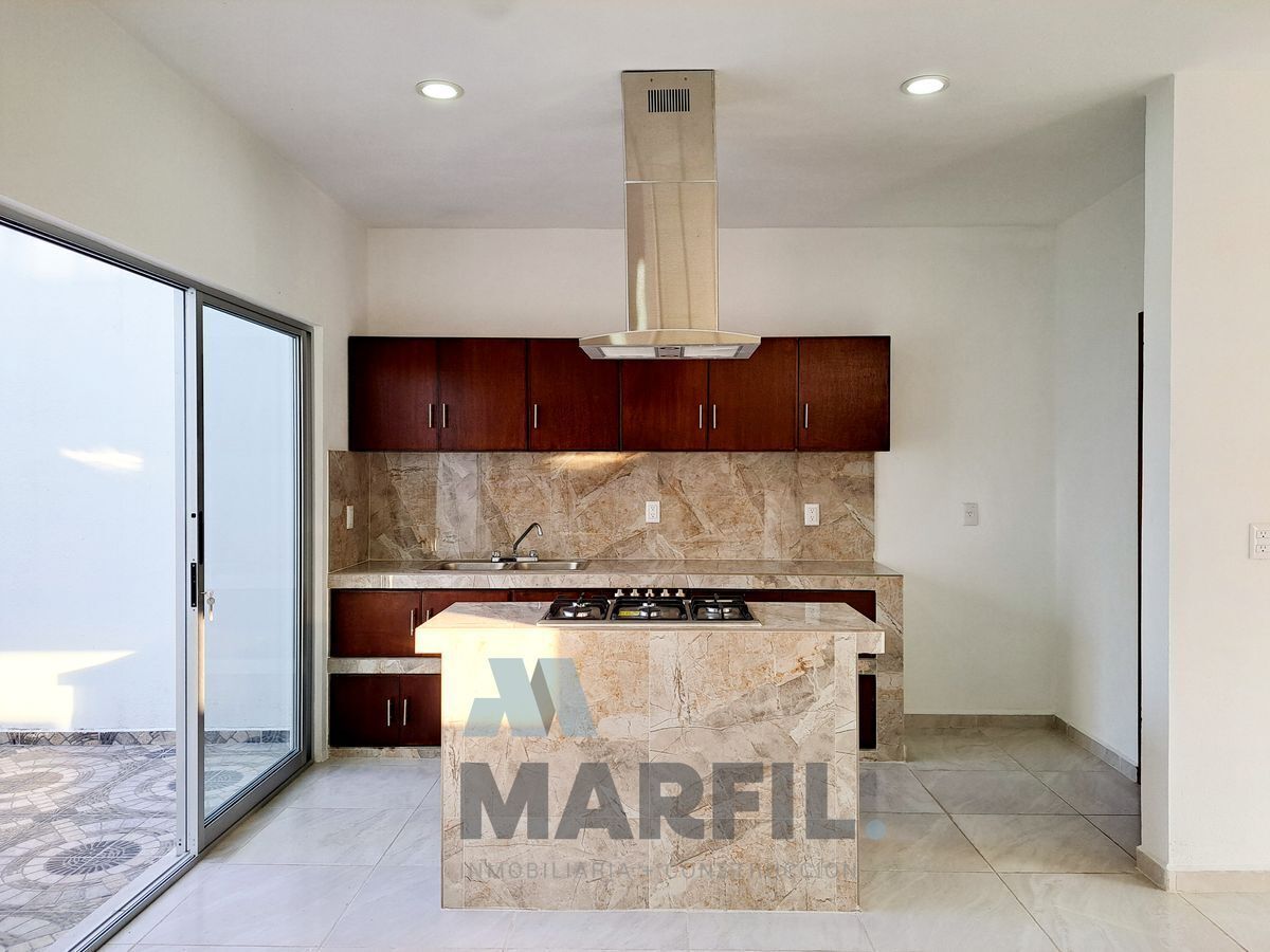 casa-con-habitacin-principal-abajo-en-residencial-esmeralda-norte-en-colima36-23361