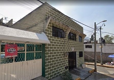 Casa con uso de suelo comercial y habitacional