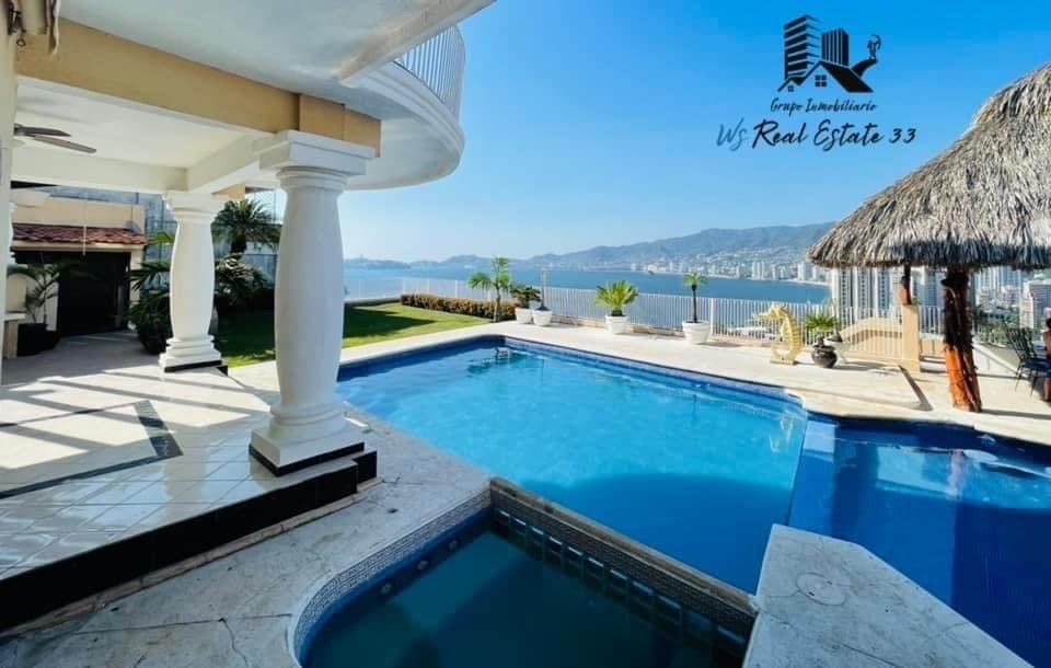 Casa con vista a la bahía en venta ò renta (mes contrato por año).